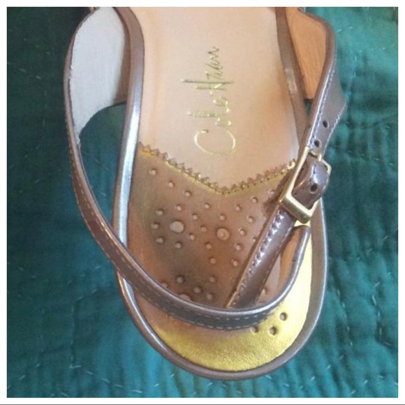 COLE HAAN POINTED TOE KITTEN HEEL SLING BACK 2” - Picture 4 of 6